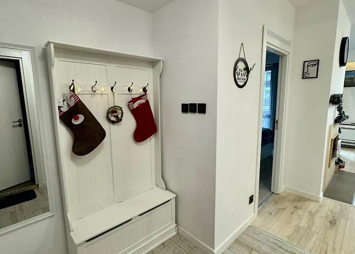 Апартамент Pirin Cozy Escape 8 Min Walk From Lift - Private Grand 1